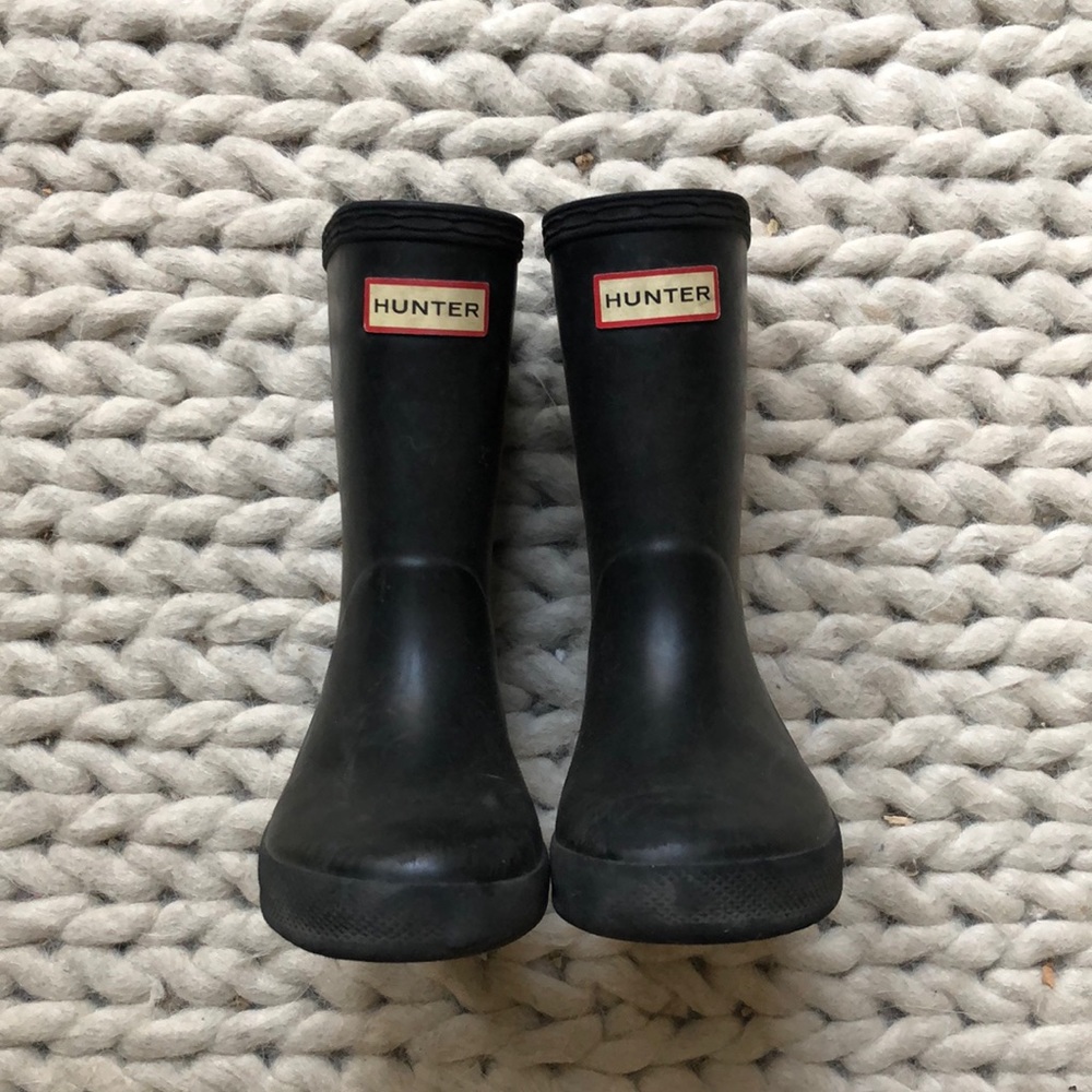 Black hunter rainboots